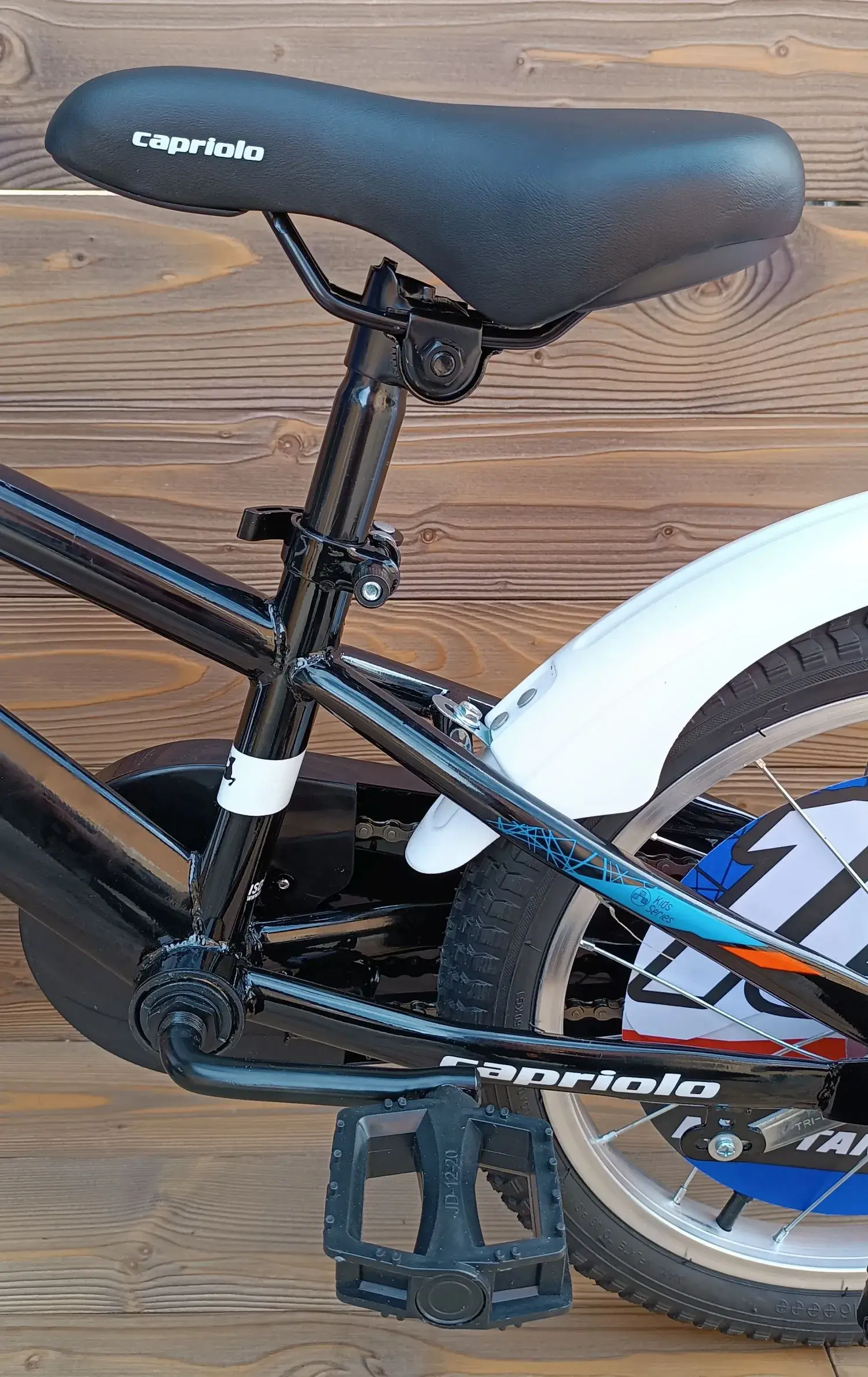 Bicicleta cu roti ajutatoare Capriolo Mustang black blue red