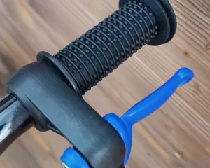 Bicicleta cu roti ajutatoare Capriolo Mustang black blue red