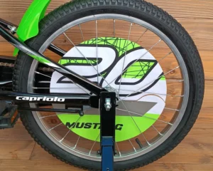 Bicicleta cu roti ajutatoare Capriolo Mustang black lime