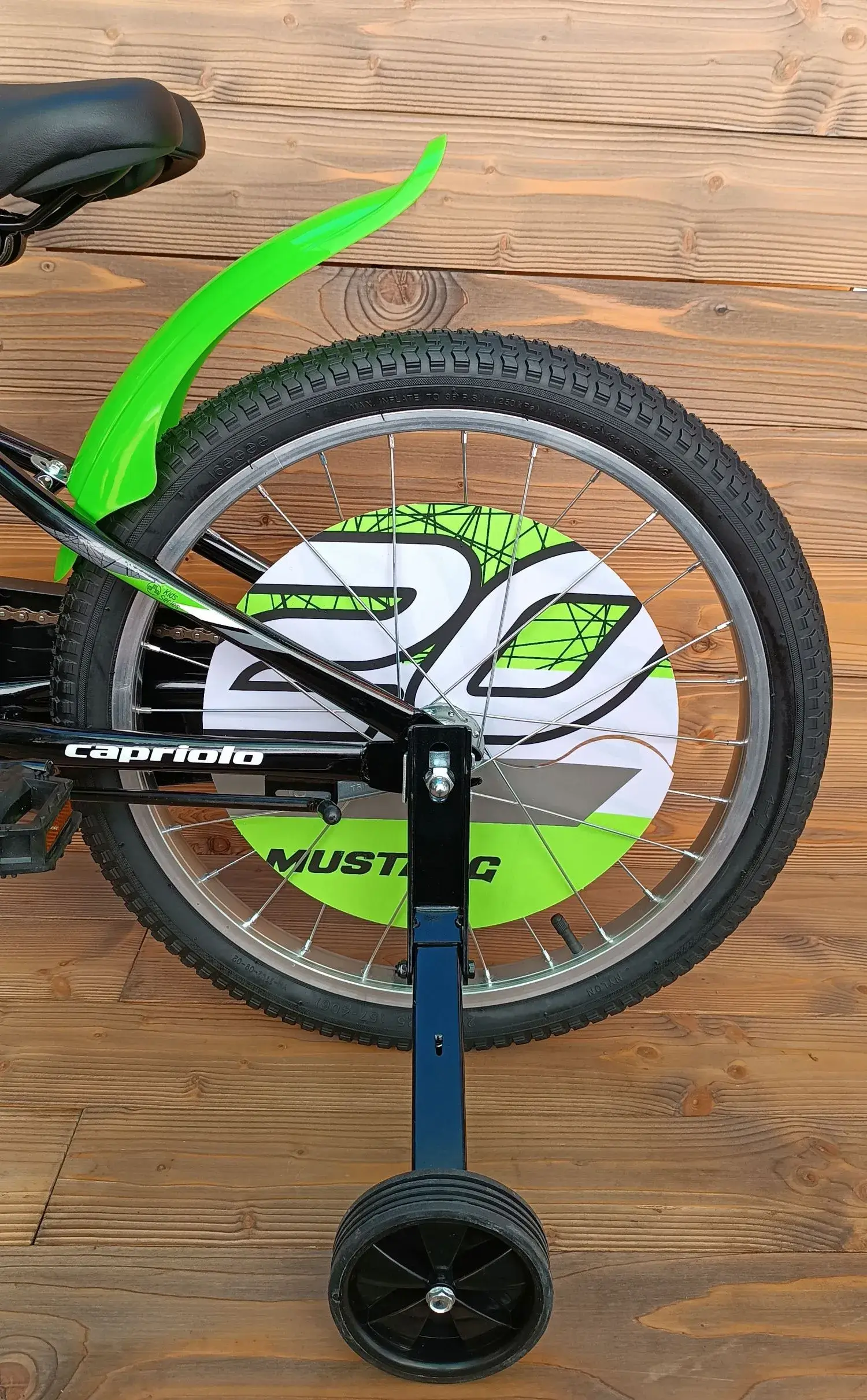 Bicicleta cu roti ajutatoare Capriolo Mustang black lime