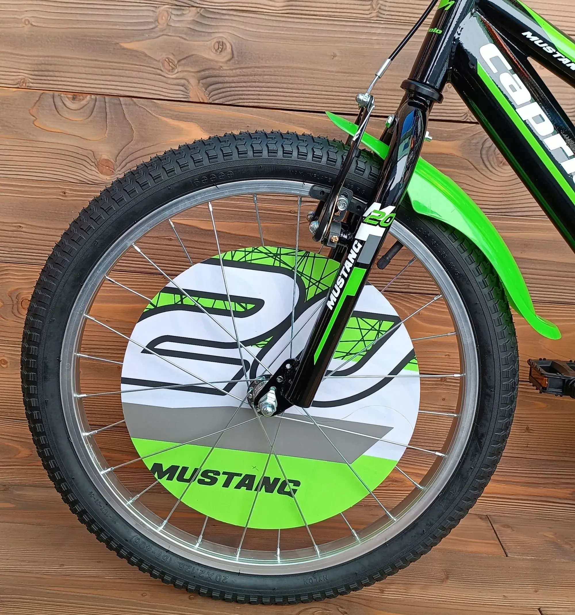 Bicicleta cu roti ajutatoare Capriolo Mustang black lime