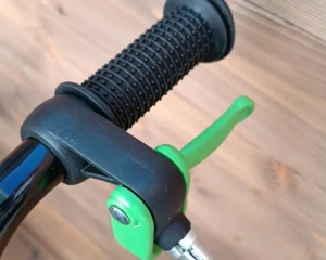 Bicicleta cu roti ajutatoare Capriolo Mustang black lime